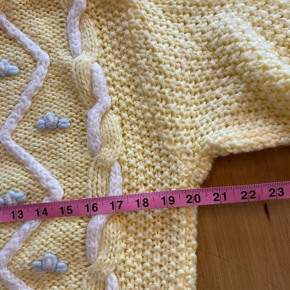 Women’s Hand Knitted Acrylic Sweater Feminine Pastel Vintage S-M Evian II - Picture 11 of 16